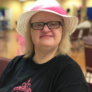 Meet your Posher, Holly